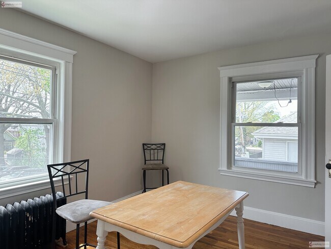 Building Photo - 14 Oakton Ave
