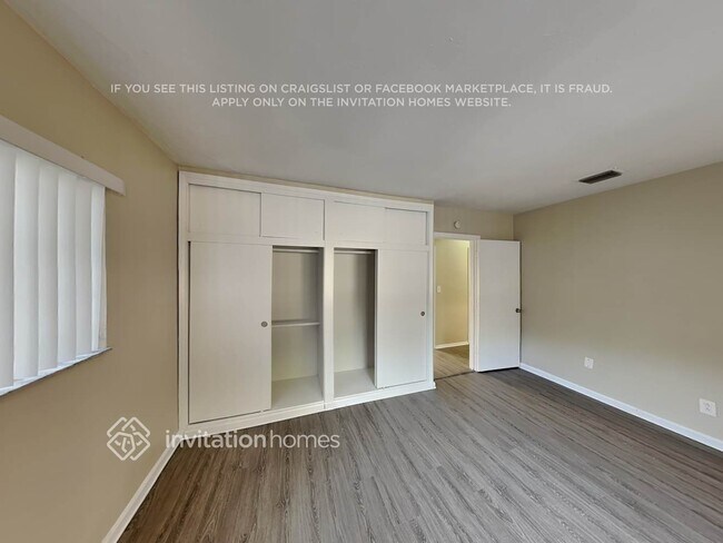 Building Photo - 2608 SW 34th Ave