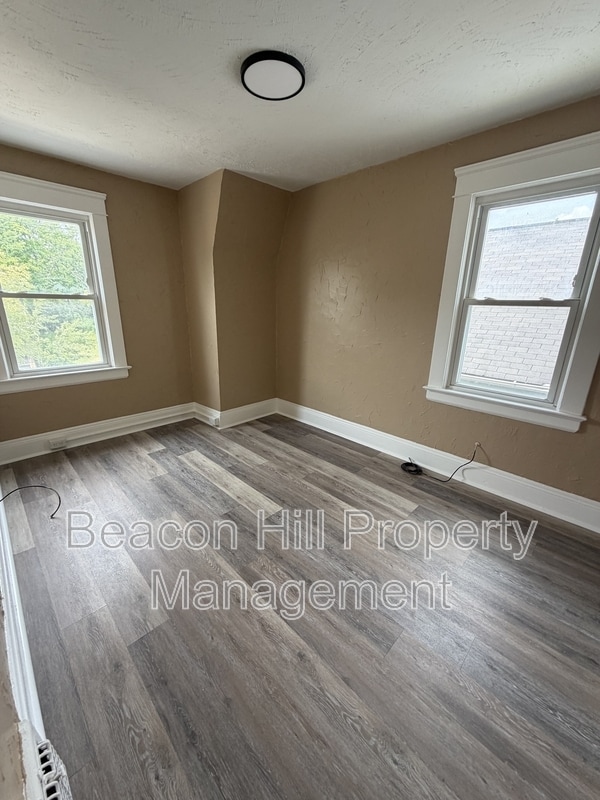 Building Photo - 3331 E 145th St