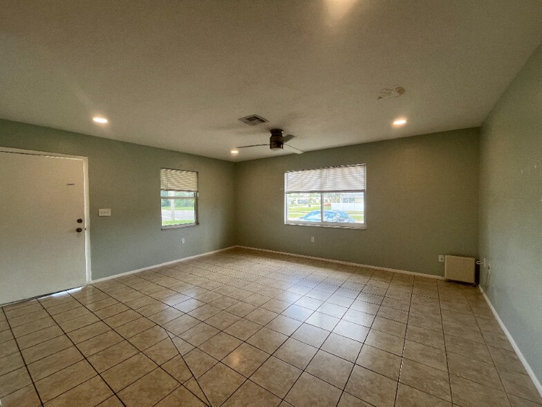 Building Photo - 2507 Terry Ln