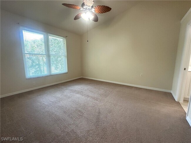 Building Photo - 1320 Charleston Square Dr