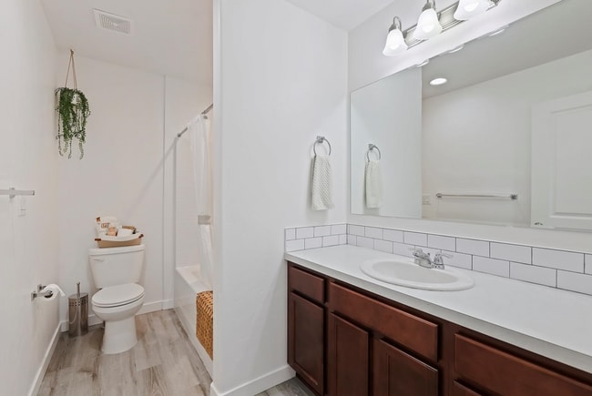 Building Photo - 5720 Cherry Ln