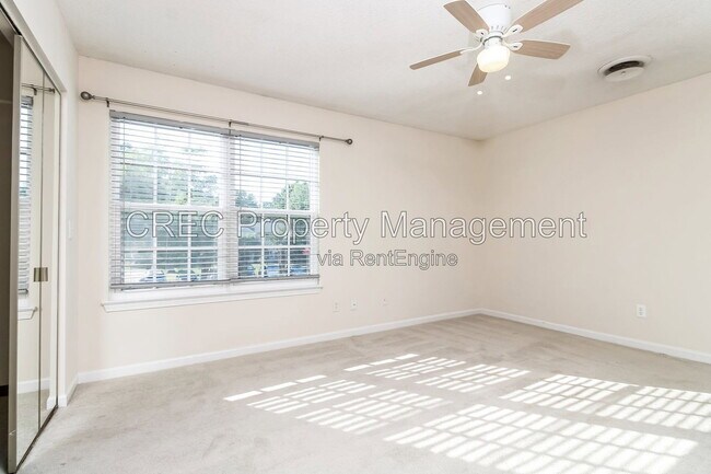 Building Photo - 2065 Emerald Terrace