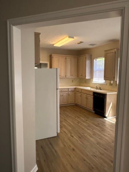 Building Photo - 2009 Station Ct