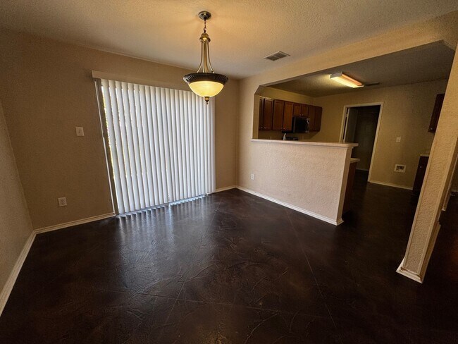Building Photo - 9303 Pacific Maple