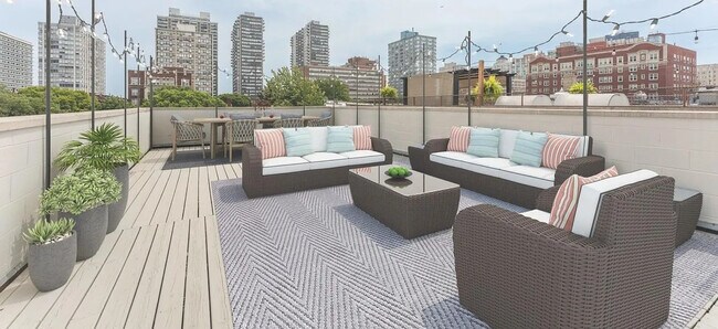 Building Photo - 5733 N Winthrop Ave