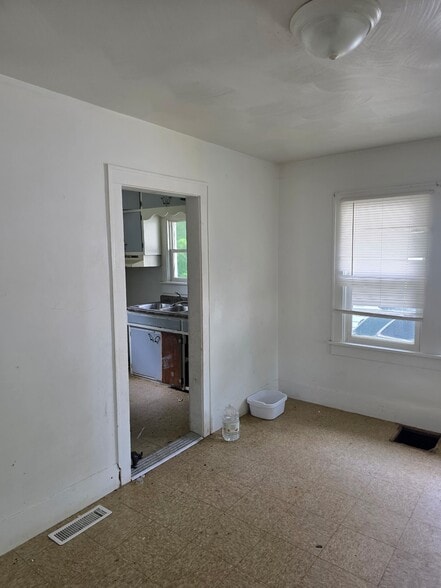 Building Photo - 1259 E Whitmer St