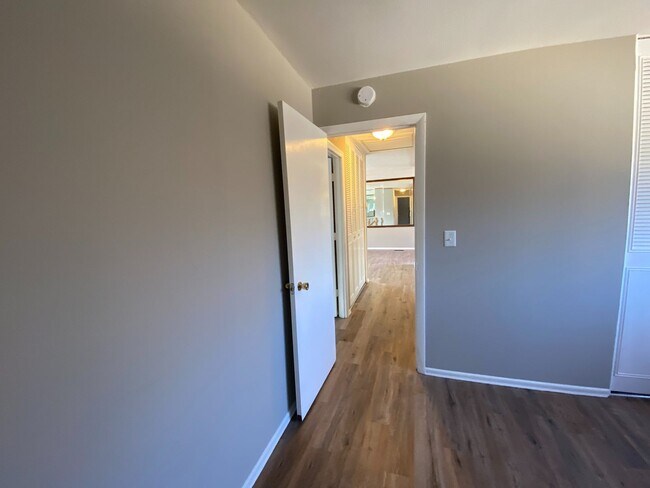 Building Photo - Charming 3 Bedroom with Great Yard