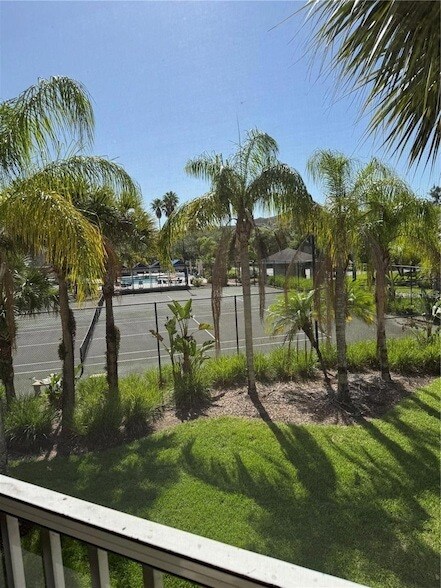 Building Photo - 1950 Summer Club Dr