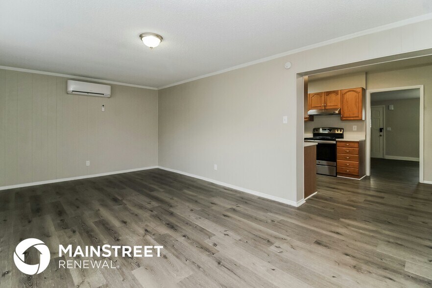 Building Photo - 950 Lormann Cir