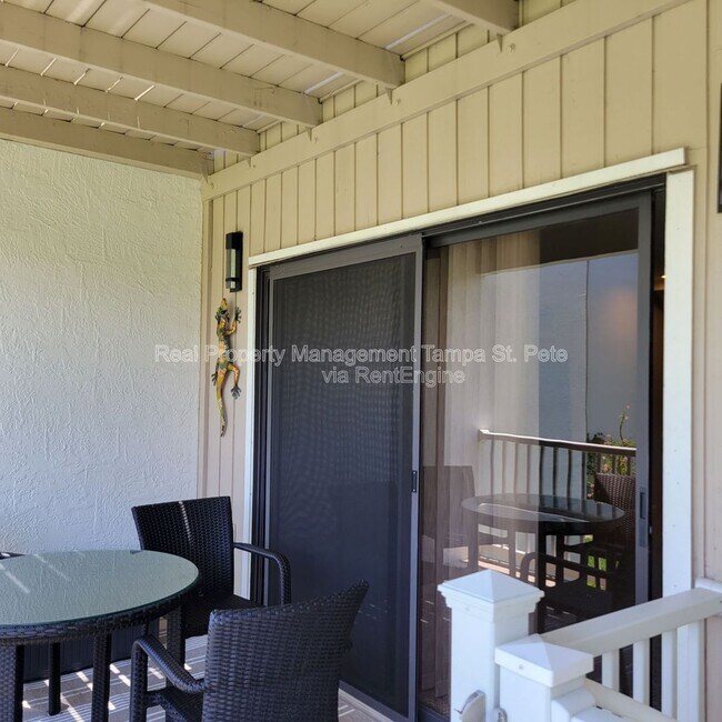 Building Photo - 12310 Capri Cir N