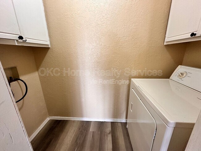 Building Photo - 109 SE 42nd St