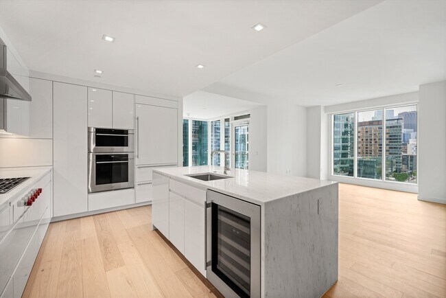 Building Photo - 150 Seaport Blvd
