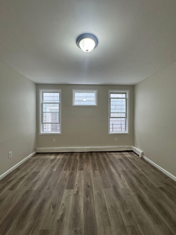 Building Photo - 426 S 17th St