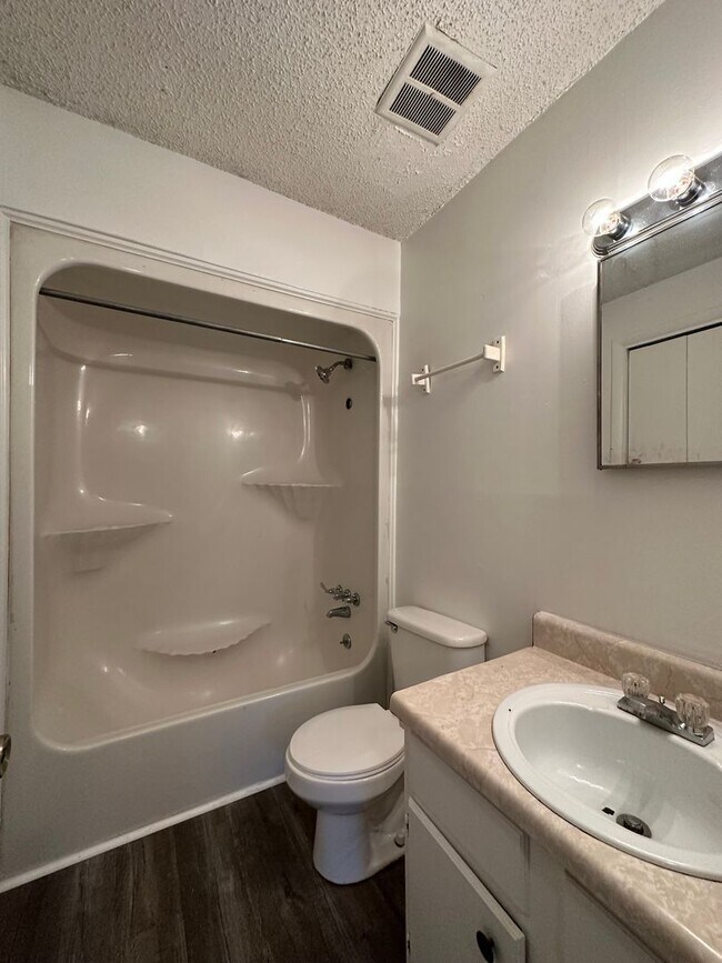 Building Photo - Pet friend home for rent near Rural Kin & ...