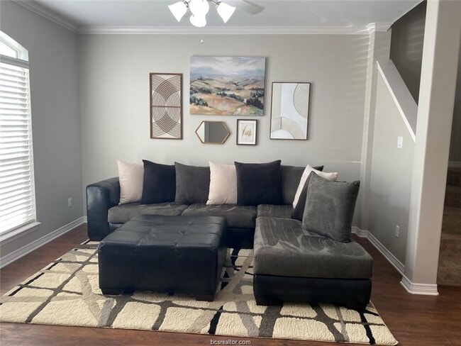 Building Photo - 4 Bedroom Lakeridge - Available May 2025!