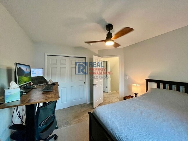 Building Photo - 940 W 133rd Cir