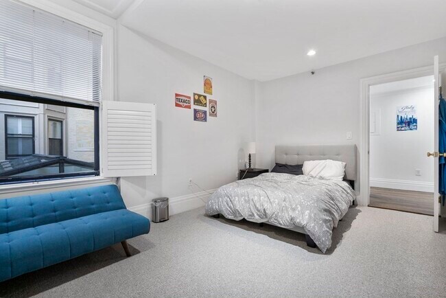 Building Photo - 390 Commonwealth Ave