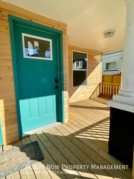 Building Photo - 2043 W 101st St