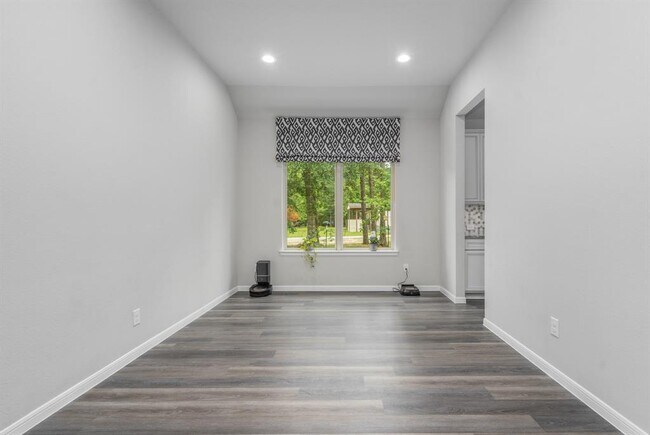 Building Photo - 6446 Rolling Hills Rd