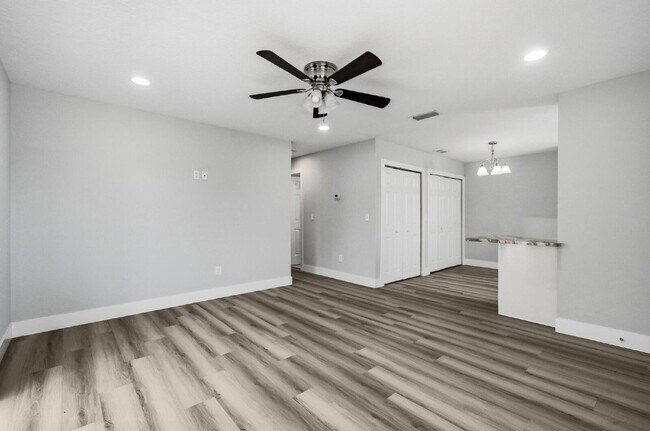 Building Photo - "Chic & Cozy 2-Bed Retreat with Granite Touches in Palm Coast!"