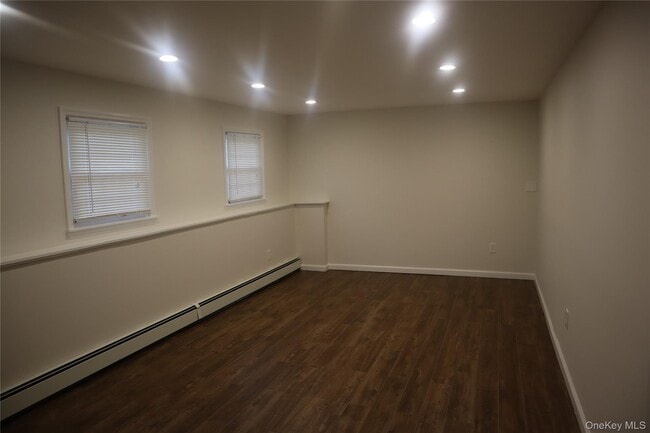 Building Photo - 32 Poplar Dr