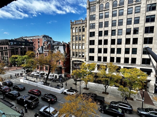 Building Photo - 140 Newbury St