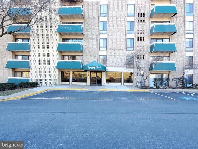 Building Photo - 6137 Leesburg Pike