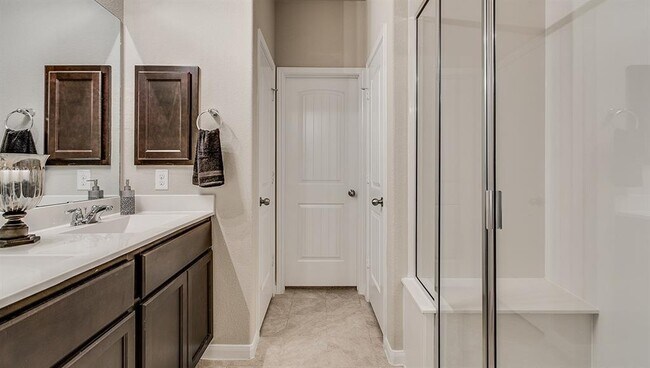 Building Photo - 2880 Donnell Dr