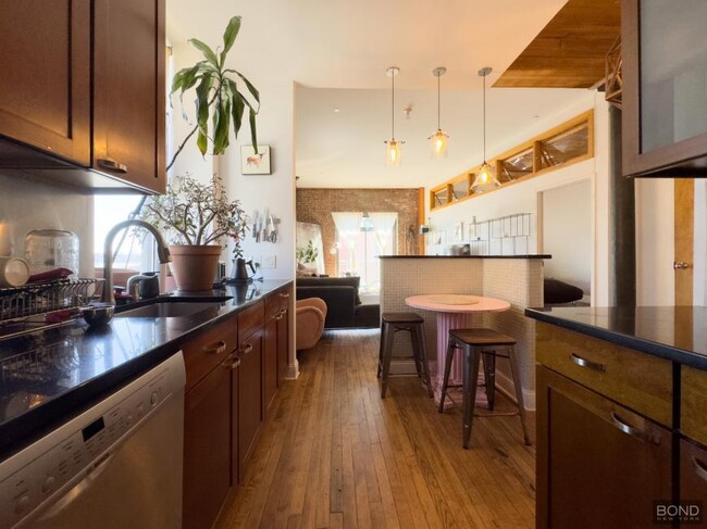 Building Photo - 1 bedroom in Brooklyn NY 11211