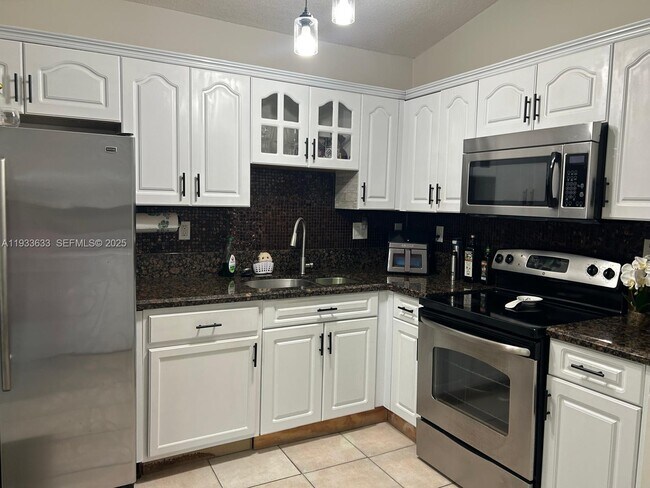 Building Photo - 14026 SW 151st Ct