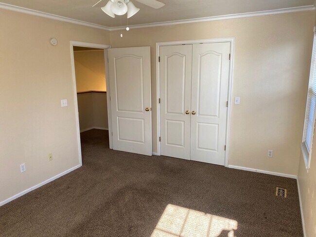 Building Photo - Stroh Ranch Gem