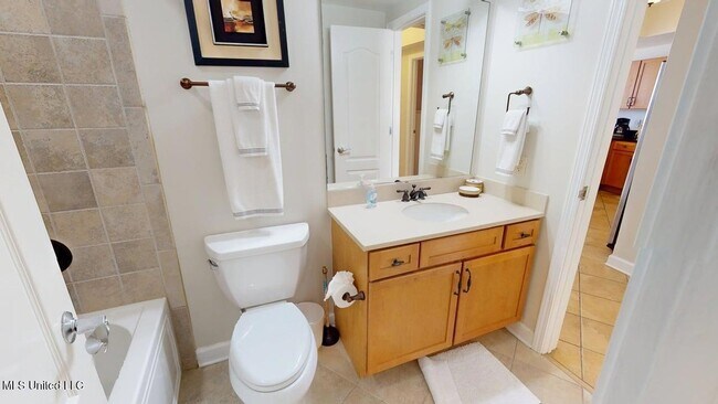 Building Photo - 1200 Beach Dr