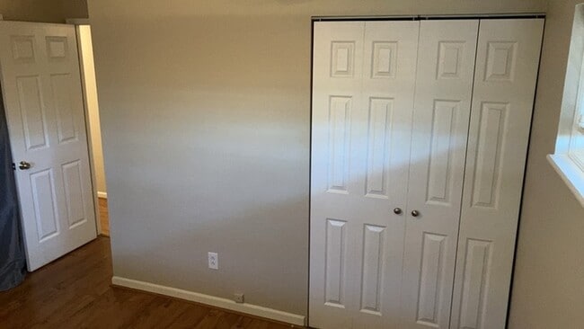 Building Photo - 6045 Ansbury Dr