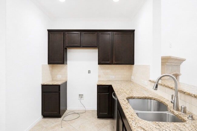 Building Photo - 9113 Holliday Ln