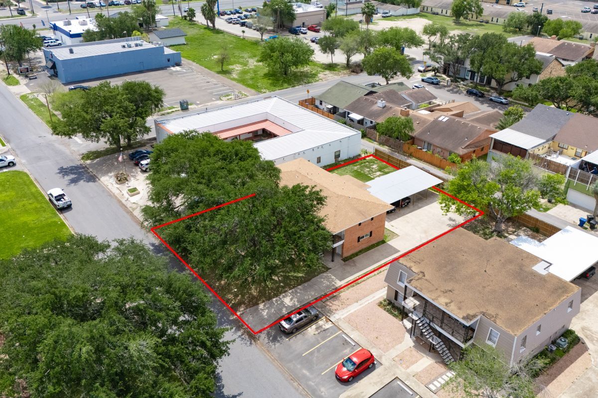 Building Photo - 1107 Shasta Ave W