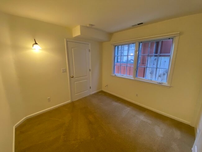 Building Photo - 241 Alder St