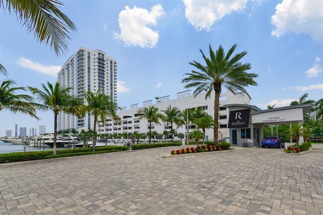 Building Photo - 17111 Biscayne Blvd