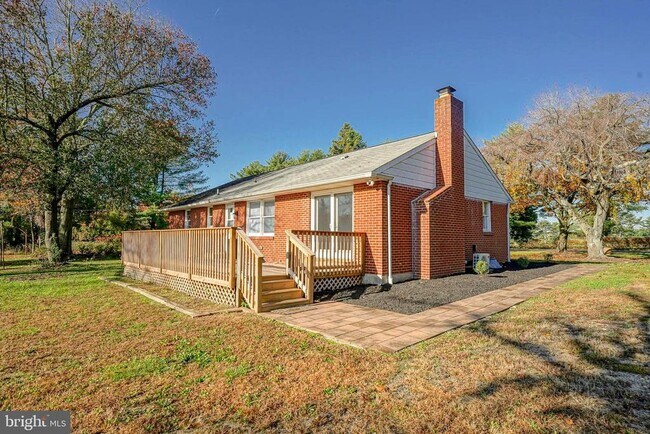 Building Photo - 123 Thies Rd