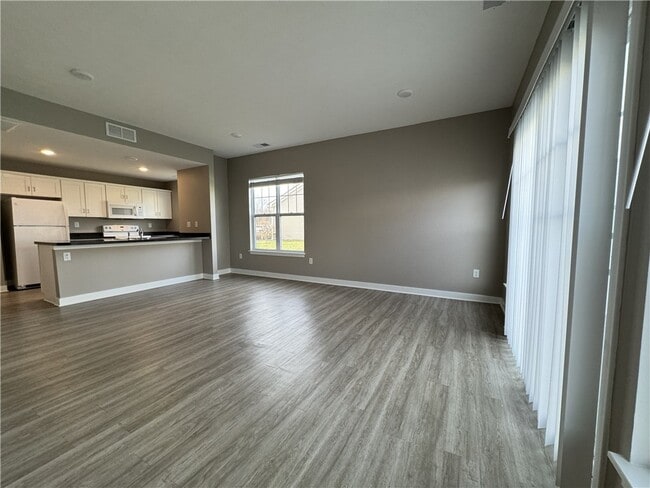 Building Photo - 29 Grn Spg Ln