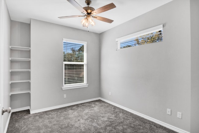 Building Photo - 16117 Pawnee Dr