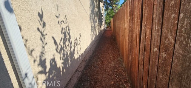 Building Photo - 1631 E 85th St