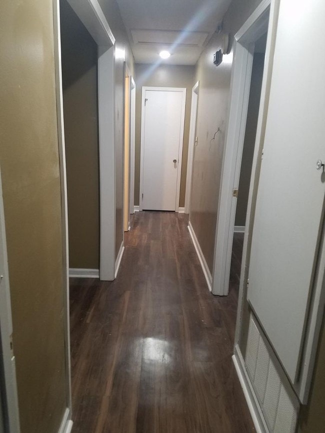 Building Photo - 3 Bedroom 1.5 Bath Home