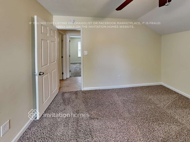 Building Photo - 1384 Camrose Ct