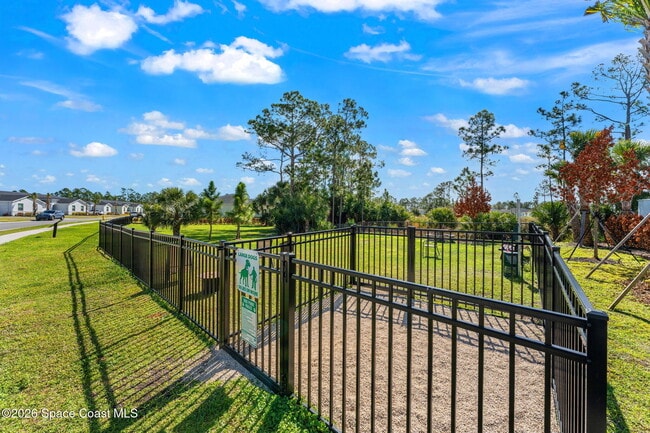 Building Photo - 1464 Island Ave NW