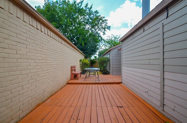 Building Photo - 9414 Clipperwood Pl