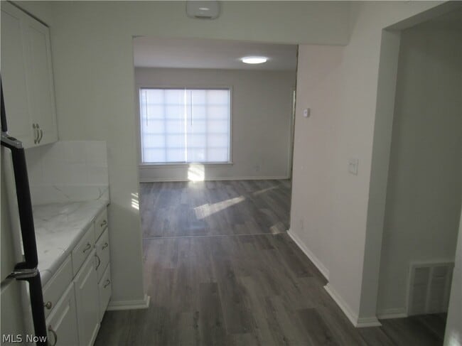 Building Photo - 1403 Dawnwood Dr