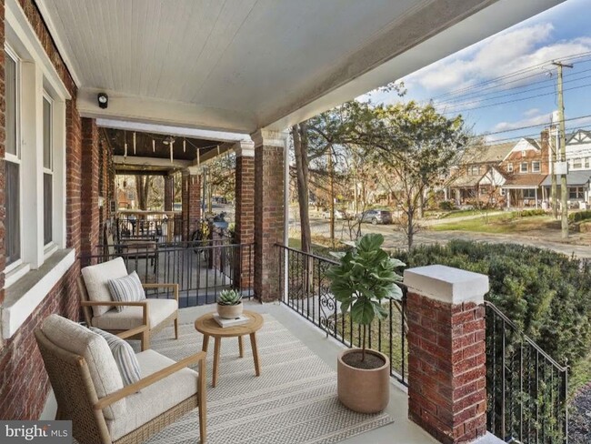 Building Photo - 5105 New Hampshire Ave NW