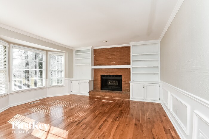 Building Photo - 315 Spindletree Trce