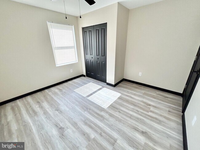 Building Photo - 201 McKinley Ave